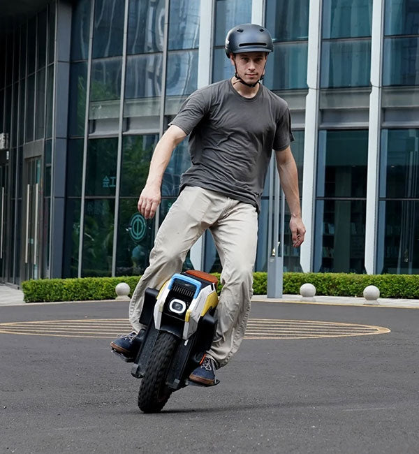 Monocycle Électrique INMOTION V14 PRO – Moteur 4000W – Batterie 134V 2400Wh – 120km Autonomie – Pneus 16" – Capacité de montée 50°